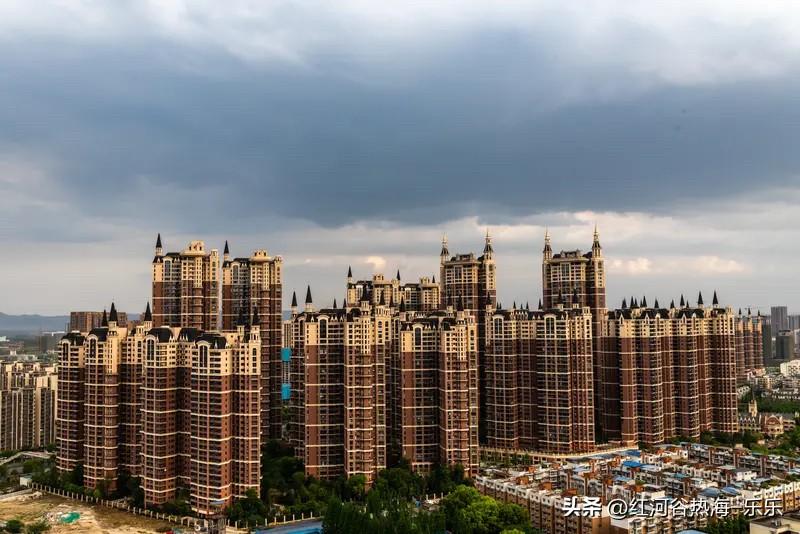 为什么每一次市场回暖，都有置换群体铁了心降价卖旧房？

目的就是把这波最冲动、最