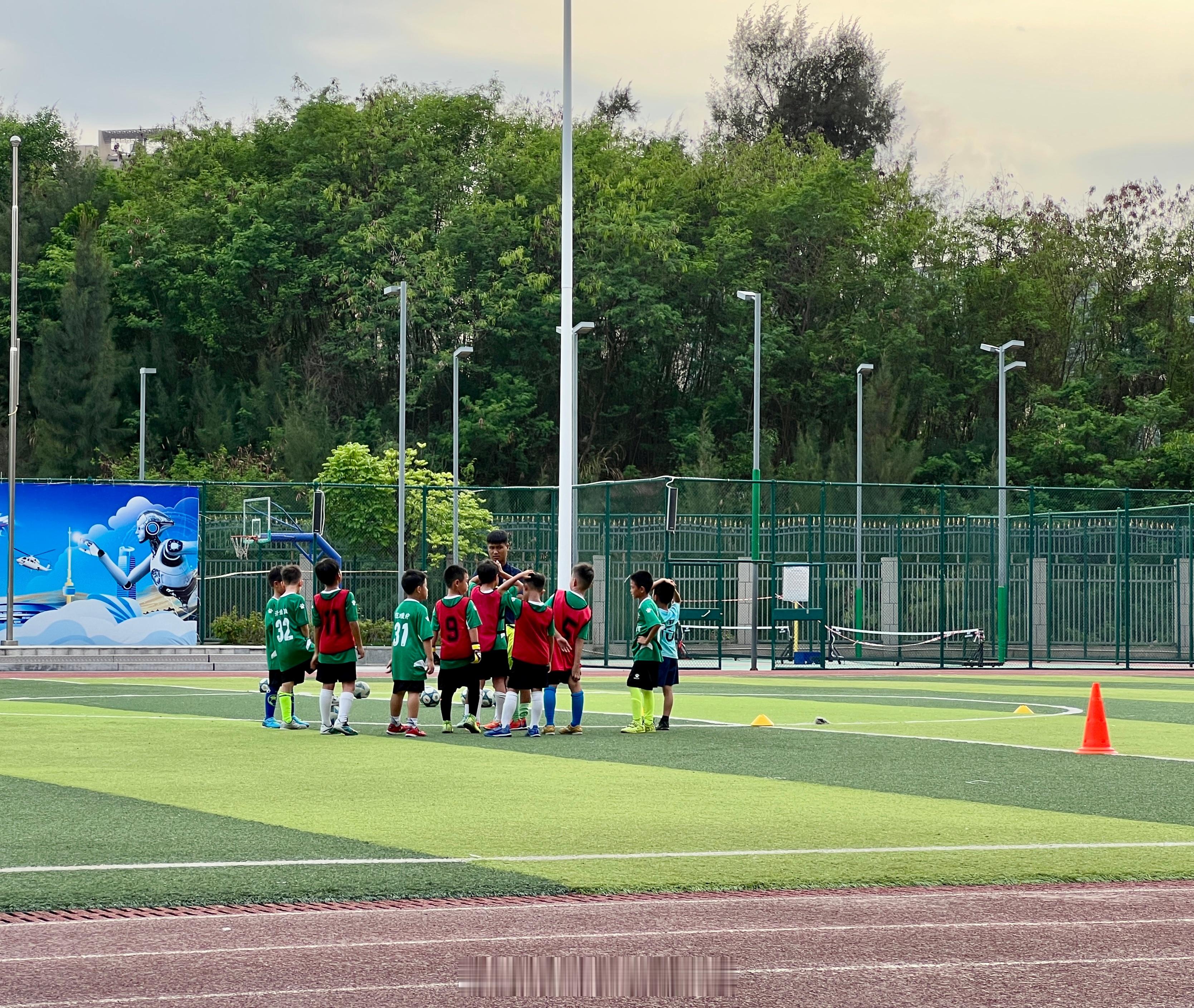 ⚽永远热情，永远快乐！！校园足球 ​​​