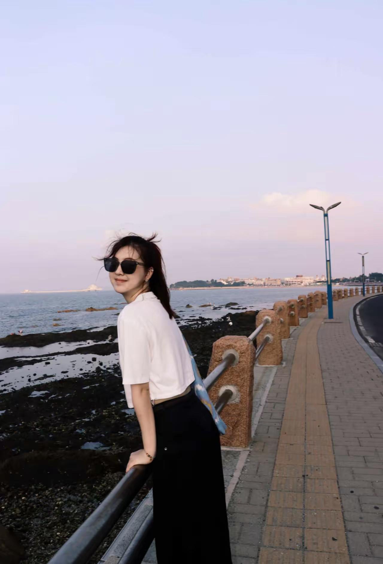 魅力街拍一起分享街拍系列，面朝大海，春暖花开。夏日公园小憩，留下美丽倩影。放松，