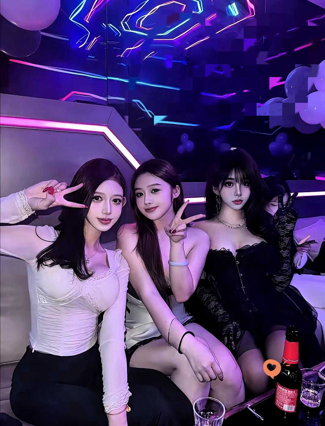 一个高档夜场的大堂经理说，说的一句话让人脊背发凉！
“也别怪很多女孩没有下限，非