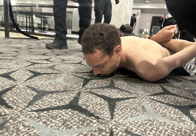 美媒公布了白宫记者晚宴枪手的身份：31岁的非洲裔男子科尔·托马斯·艾伦。他此前获