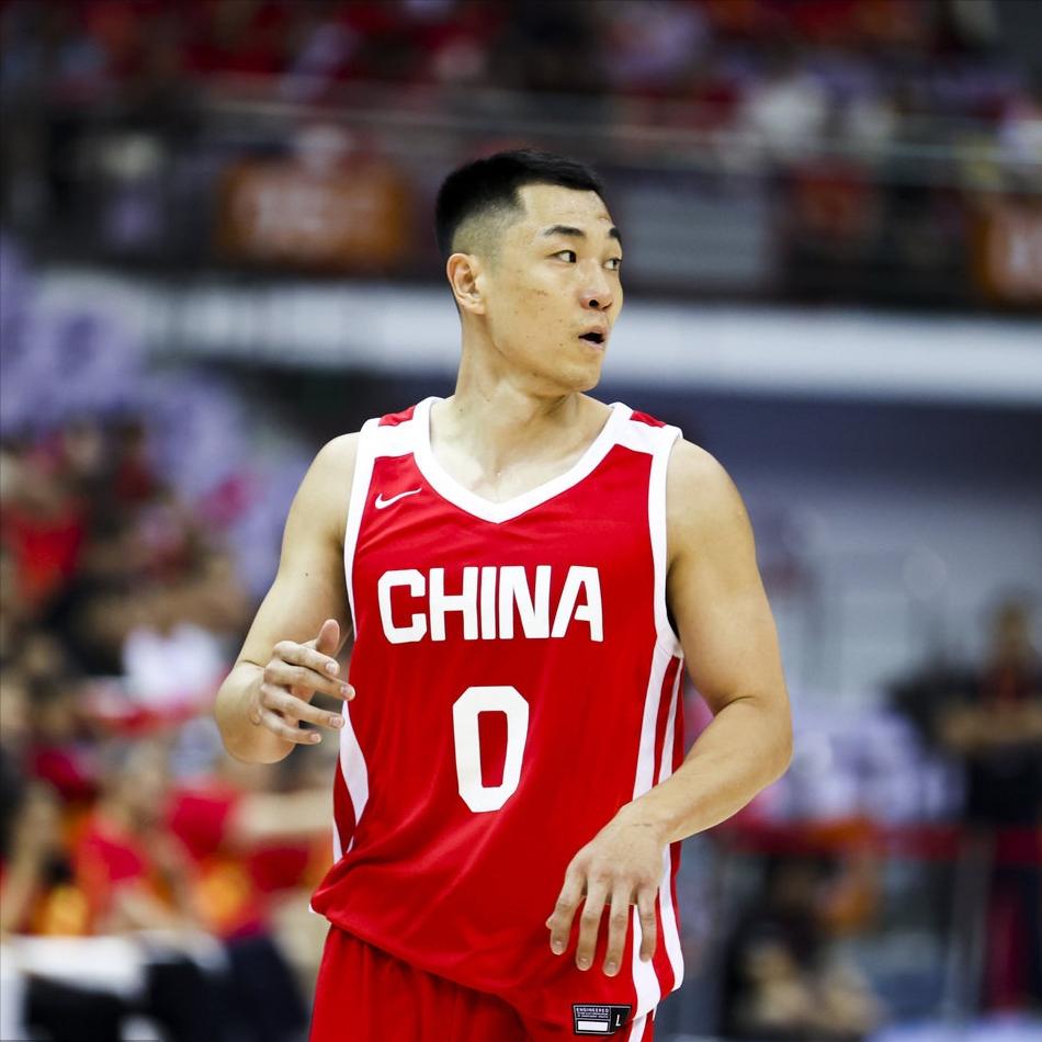 高诗岩现在是“中国贝弗利”了！

对阵新西兰，高诗岩在防守端简直贝弗利附体，全场