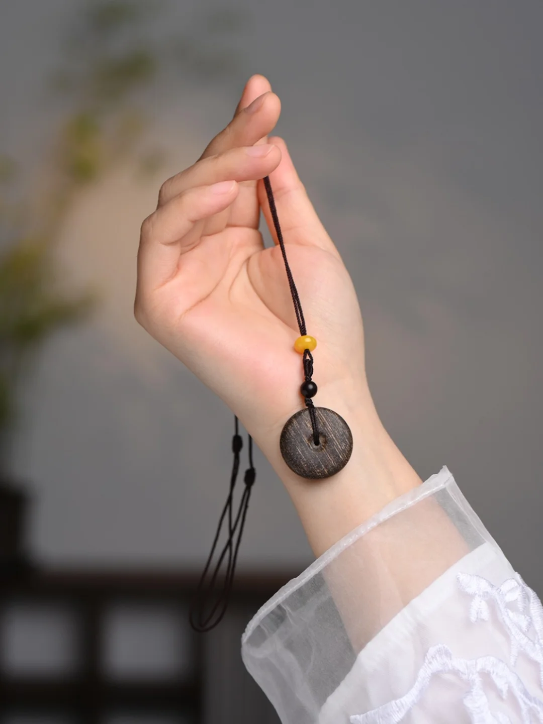 戴一辈子的沉香平安扣🙏 “岁月染花香”