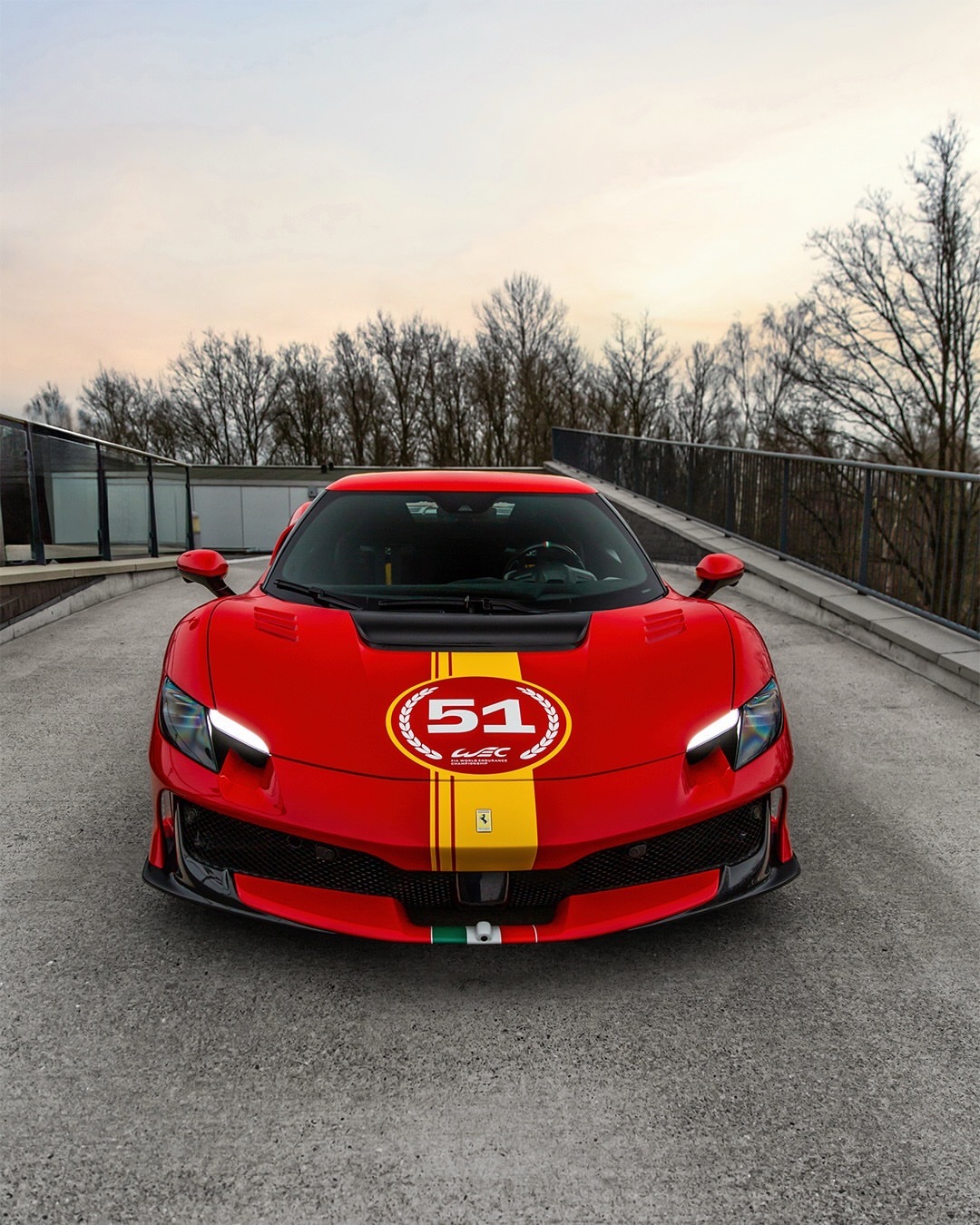 🌟法拉利296 Speciale，车身呈现的「罗索斯库德里亚」红色，并采用了「