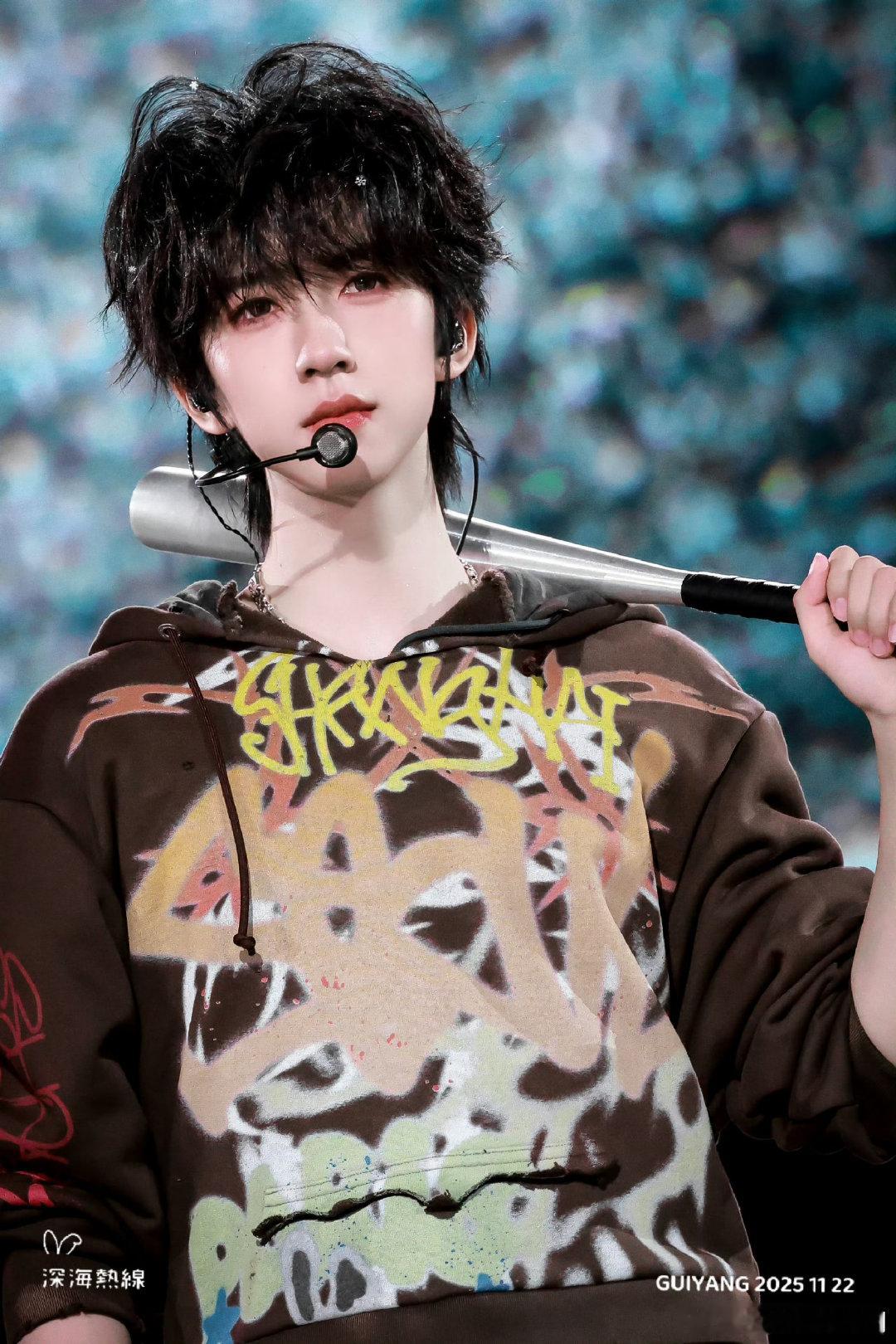 贺峻霖体测成绩 一直知道贺峻霖运动能力强，没想到体测成绩这么出色，从跑步到立定跳