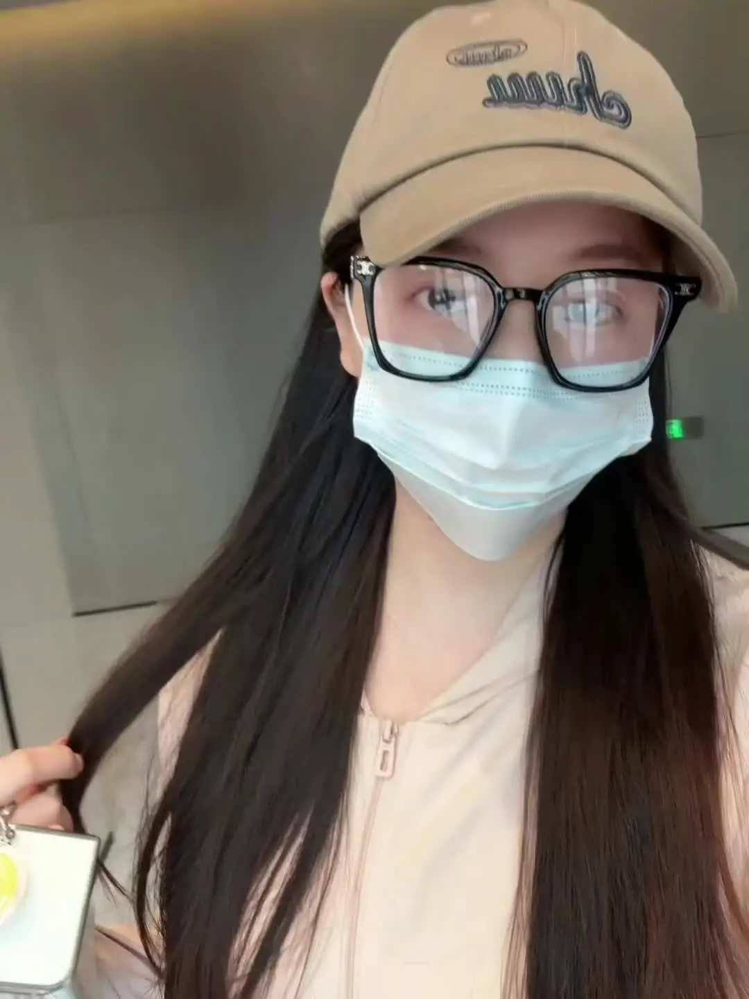 我发现我真不是当坏女人的料 无论我怎么装坏都会透出一股呆萌无辜感 我一...
