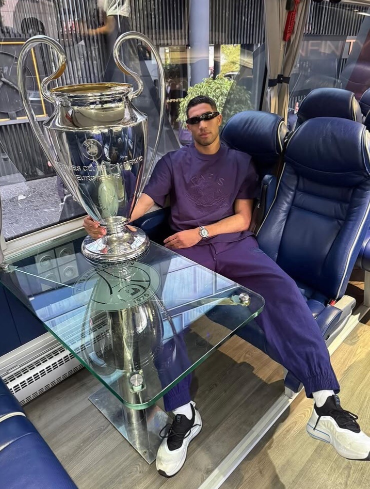 欧冠[超话]  🕶️巴黎圣日耳曼这里是大巴黎 ​​​