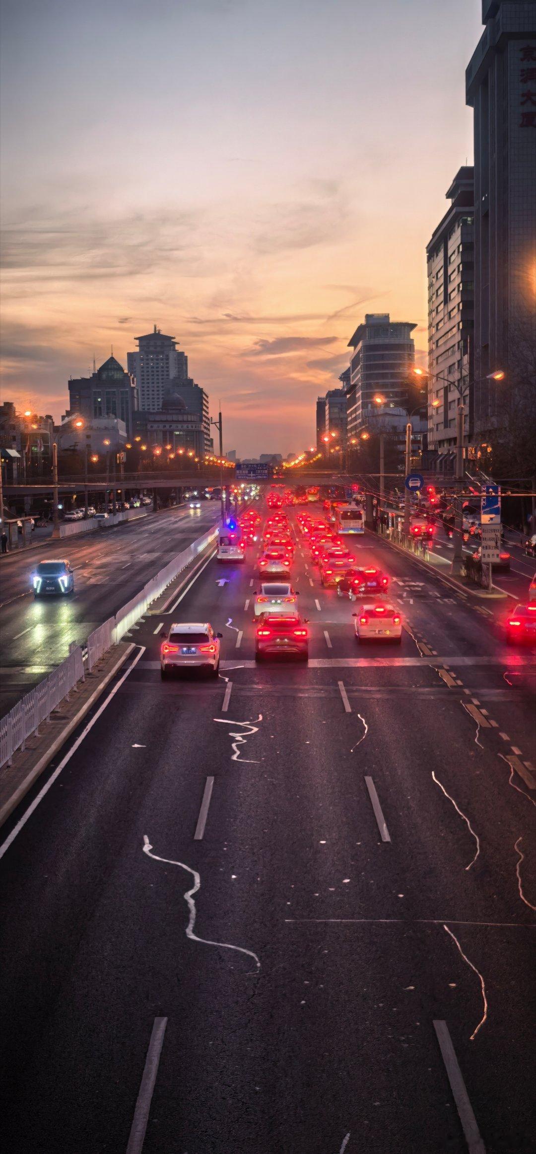 迎着晨曦，一天的奔忙又开始了  摄影