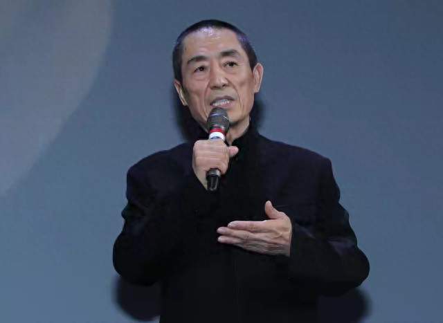 76岁张艺谋官宣国际新身份，缠身多年的移民谣言，终被真相击碎