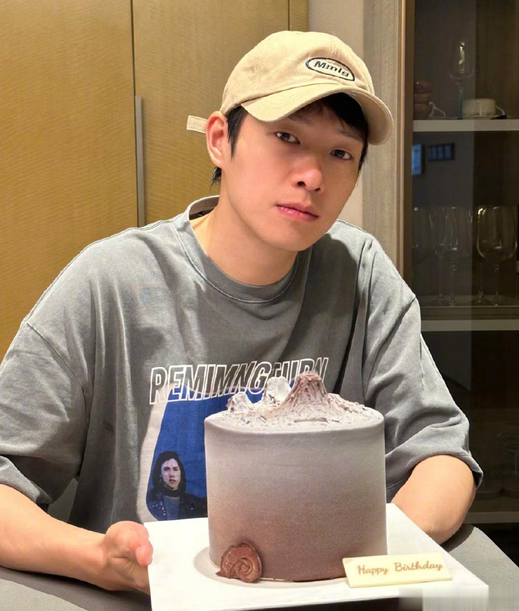 #暑期档三部剧梦幻联动了# 今年的暑期档也确实是让大家收获到了很多的惊喜，也是让