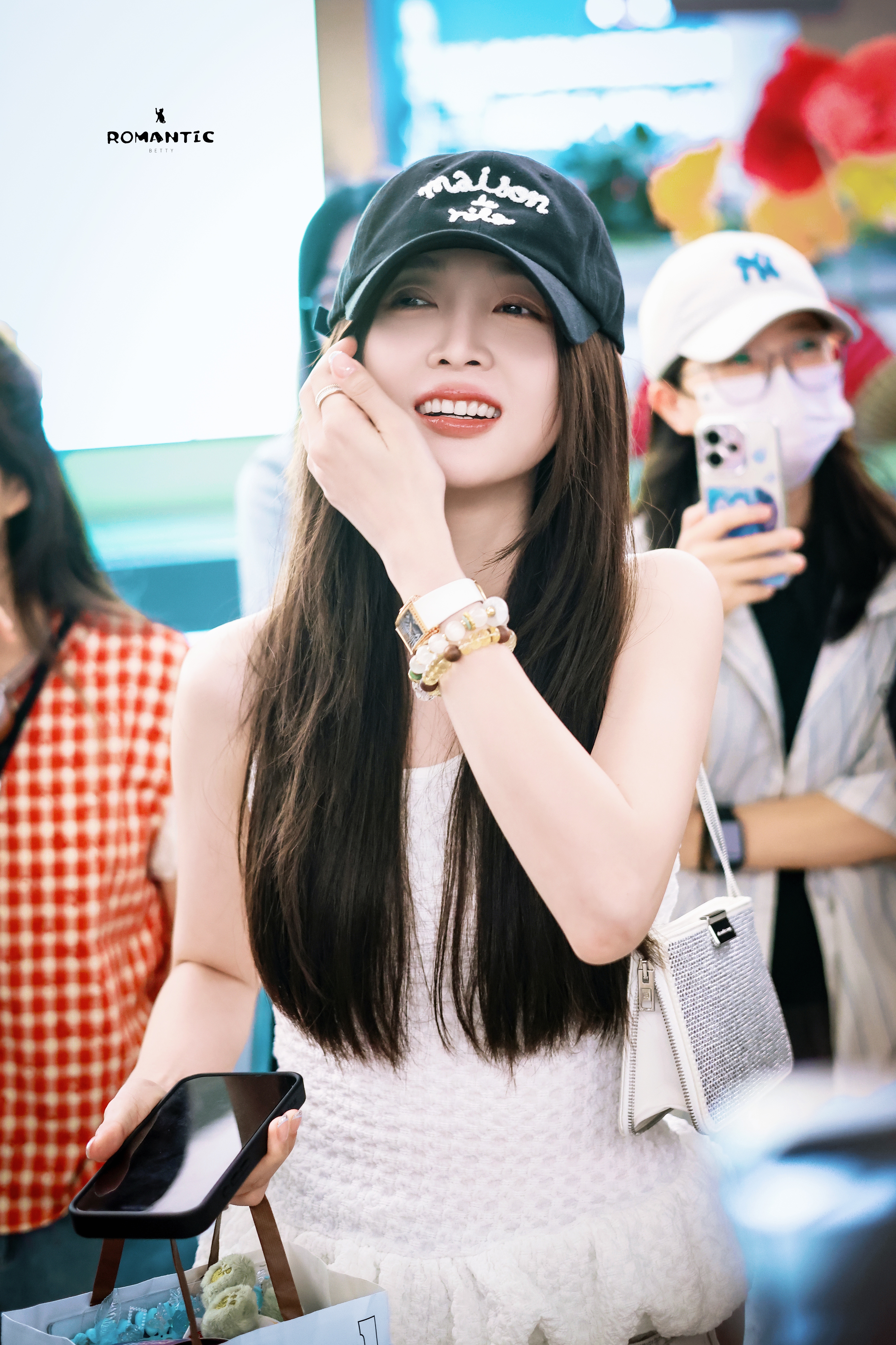 吴宣仪  💫吴宣仪爱上另一个我特别见面会我们周六见✌🏻𝟐𝟔𝟎𝟕𝟐?