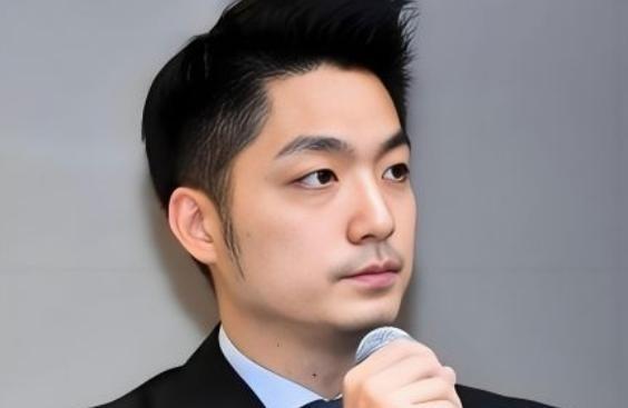 台湾回归以后，蒋万安是绝对不能再用了！
一个政治人物最容易继承的，是姓氏；最难继