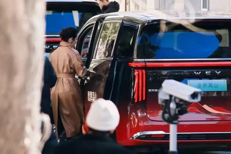 春晚的舞台有多严苛，魏牌高山的品质就有多过硬。而魏牌高山荣获2026中国汽研IV