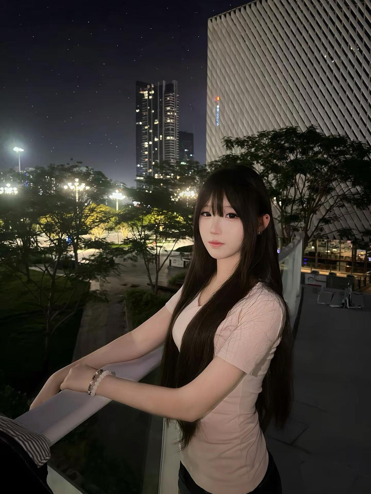 你问我想要什么 曾经我需要一份永不变心的爱 现在我也看不清我想要什么了