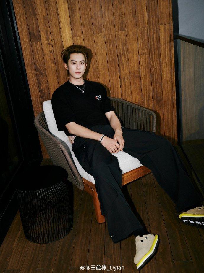 亲爱的客栈全员为王鹤棣包场 客栈家人永远是最坚实后盾，集体包场排面拉满，双向奔赴