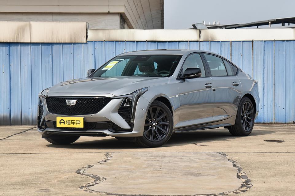 之前价格一直在20万以上的凯迪拉克CT5，如今在市场上跌至18万左右！
作为一款