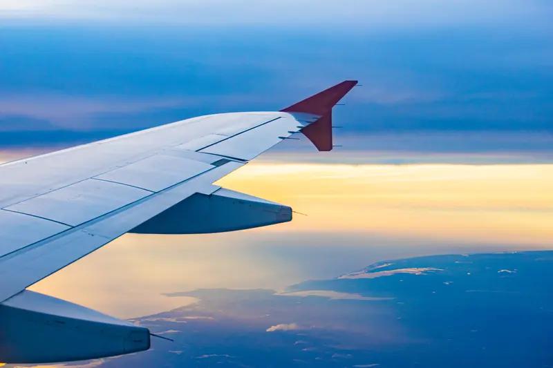 生活里有不少看不见却超重要的东西。时间算一个，它无声无息，却改变着一切。小时候盼