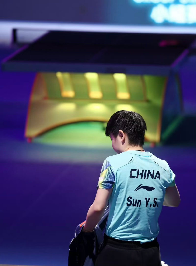 孙颖莎瘦出全新状态！赛场近照曝光颜值回春，3-0横扫李昱谆展现硬核实力2026澳