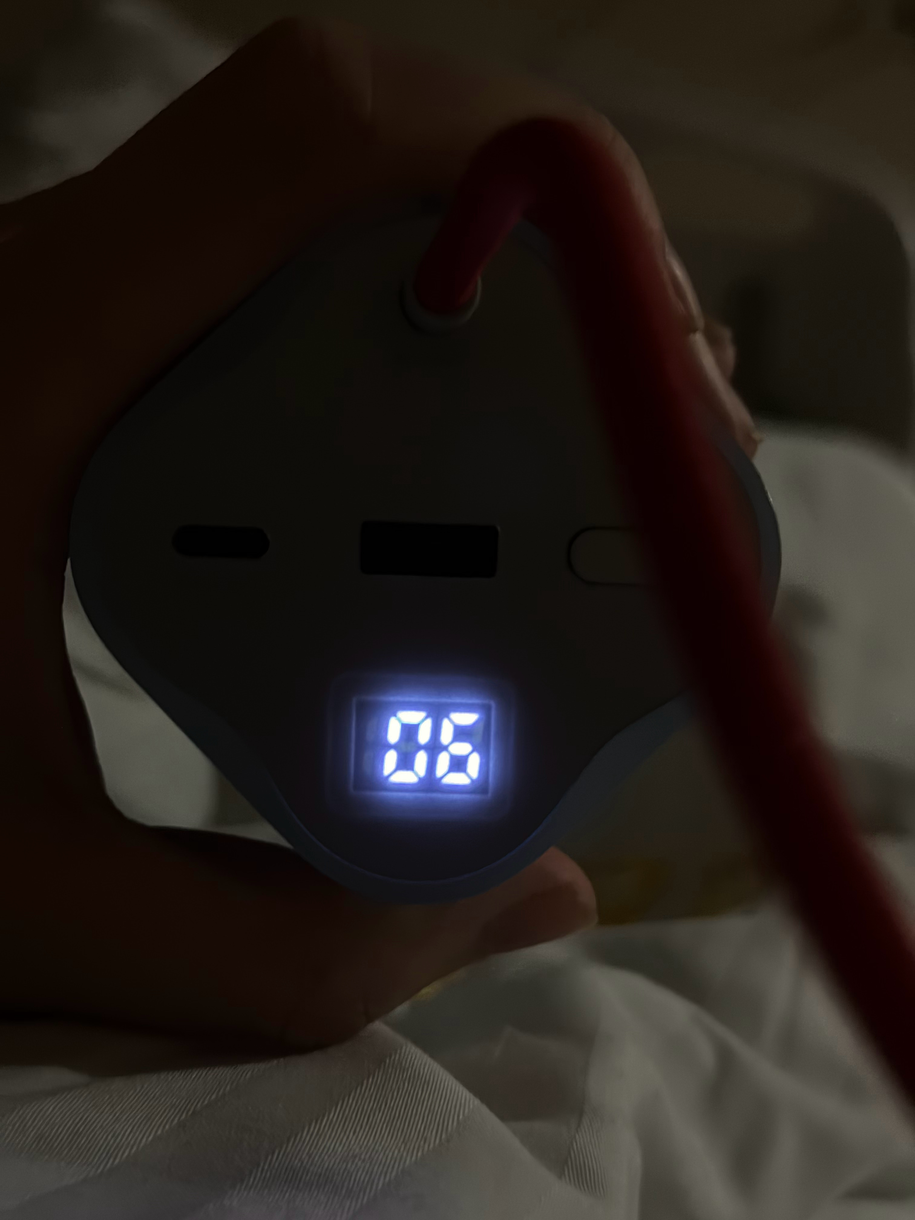 哥们这充电宝 你说 你是还有百分之 6 还是百分之 90 啊？ 