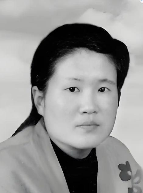 1997年，甘肃长庆油田27岁女工罗玉娥发现有人盗窃输油钢管，她追出计量站后再也