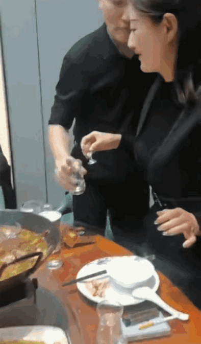 变了味的同学聚会，不参加也罢！