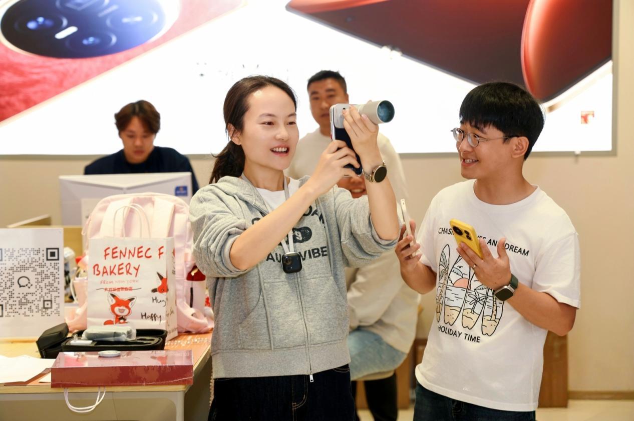 肖战演唱会太炸 舞台神器荣耀Magic9又火了