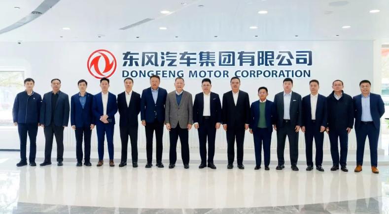 现在是造车的盛世。1月14日，华为余承东带队去东风汽车，双方探讨合作。去年12月