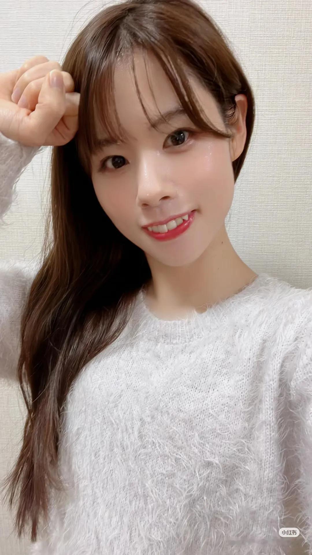 话说日本近几年就推出了许多颜值和气质都相当不错的新晋小花，而笹丘真就是其中之一。