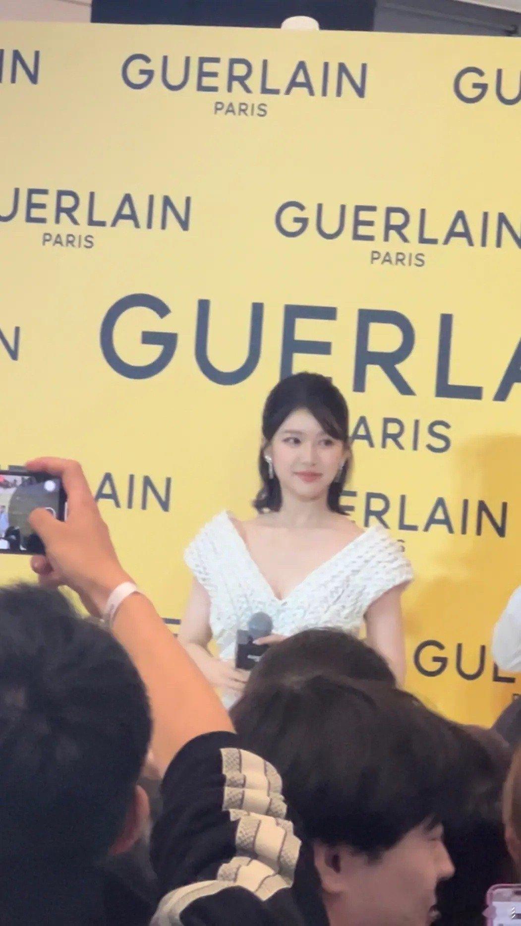 娇兰线下活动的赵露思，状态如何 ​​​