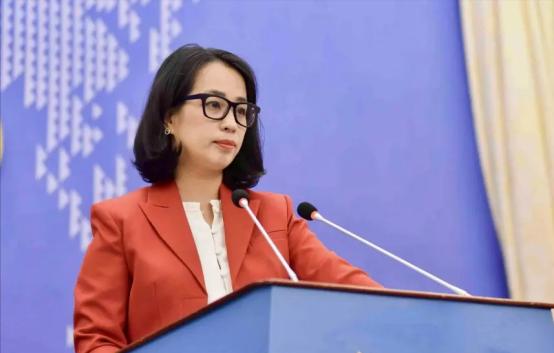 越南高层现在估计心里直发慌。7月12日，美菲等14国刚把南海仲裁那张旧案翻出来施