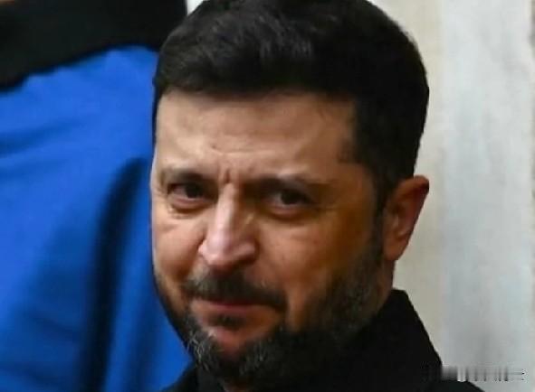 三年仗打下来，乌克兰这片土地早就被炮火啃得千疮百孔。百万人的生命定格在战场，不是