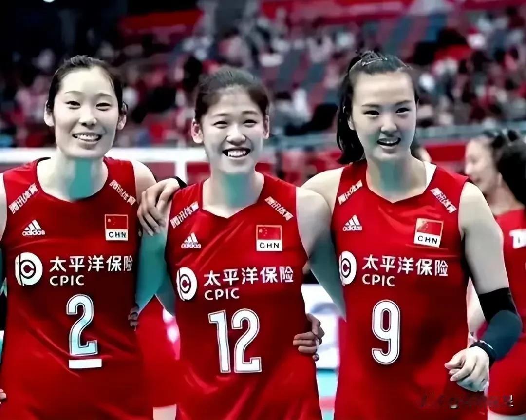中国女排下签，日本上签！
中国女排被抽到A组，与东道主法国、2021年奥运会冠军