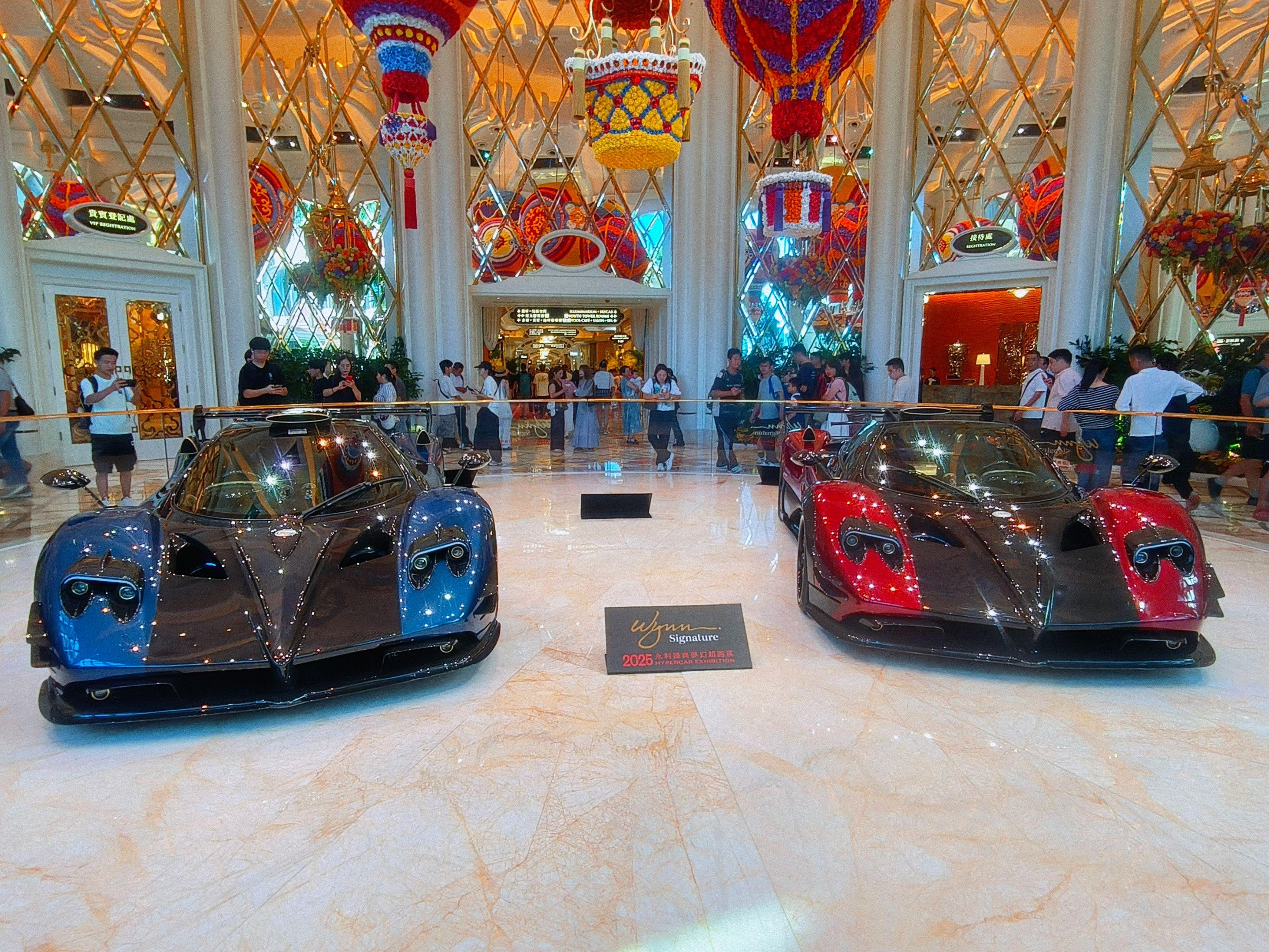 澳门永利皇宫今年车展压轴神车Mike大佬两台帕加尼ZondaMY，一蓝...