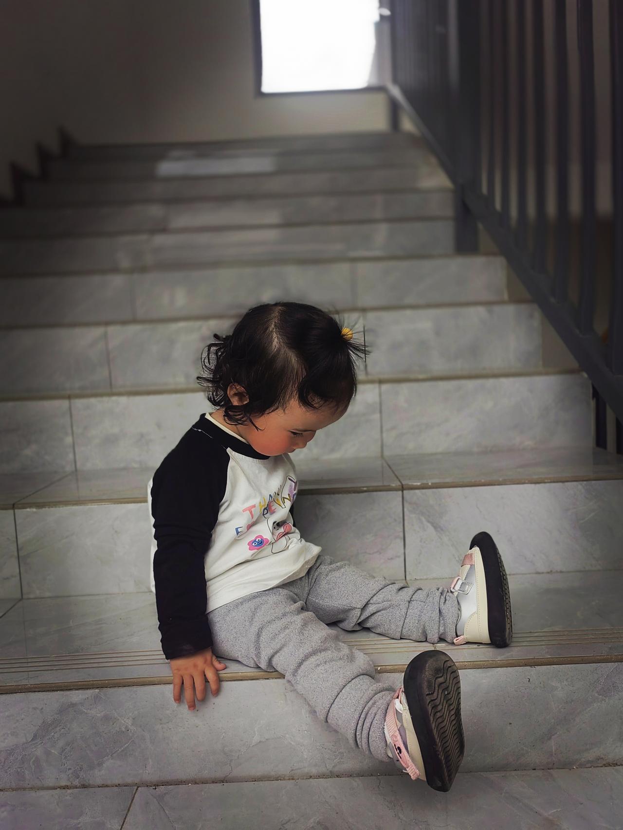 我发现了一个秘密
无论是男人还是女人
但凡在家里待不住、总想着往外跑的人
十有八