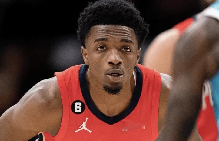 快到湖人碗里来，大城市更好，快点离开鹈鹕吧。琼斯是今天逆转火箭的功臣之一，18分