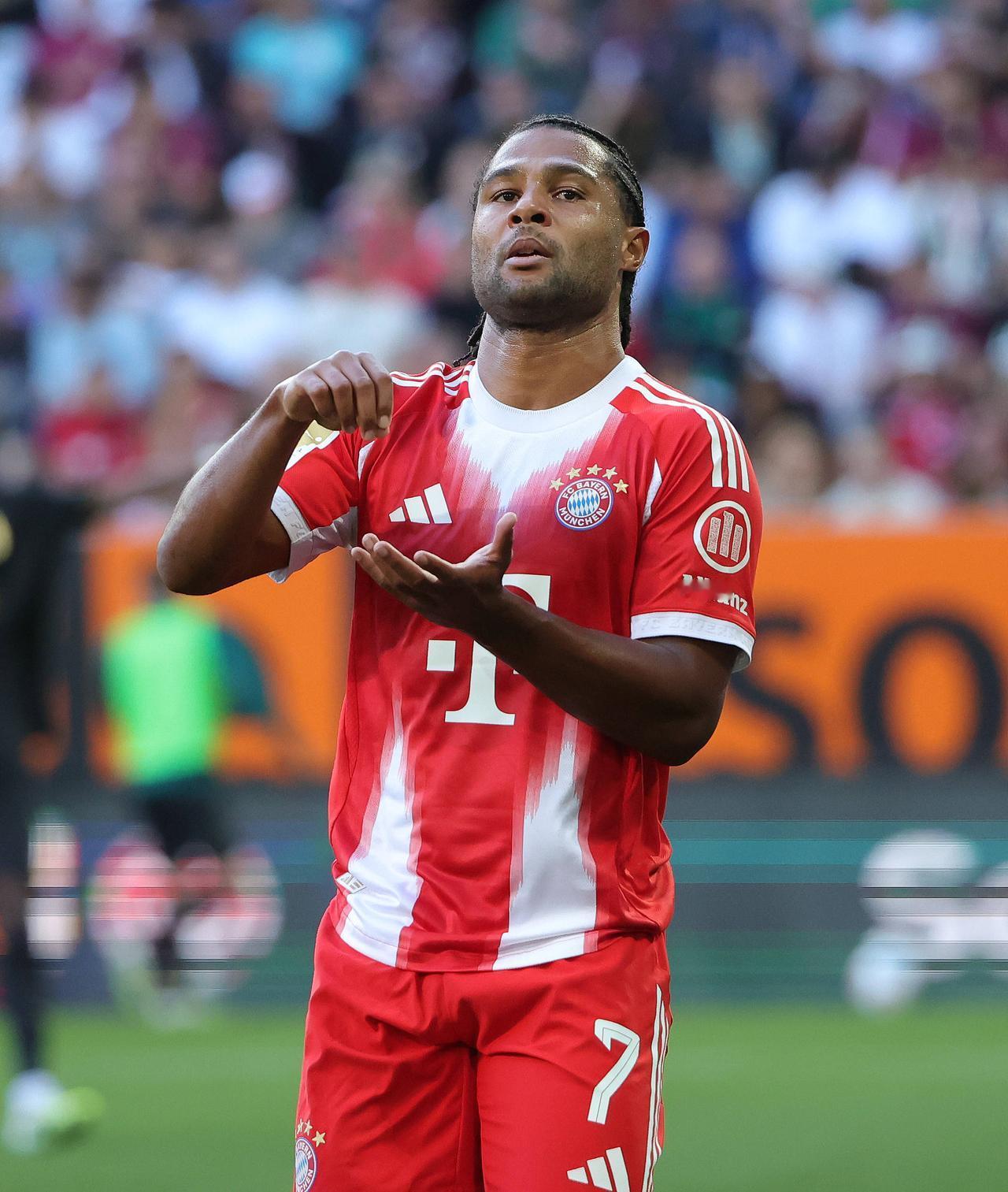 巴黎喜收好消息：拜仁中场格纳布里右大腿内收肌撕裂，将长期缺席！
一看格纳布里就是