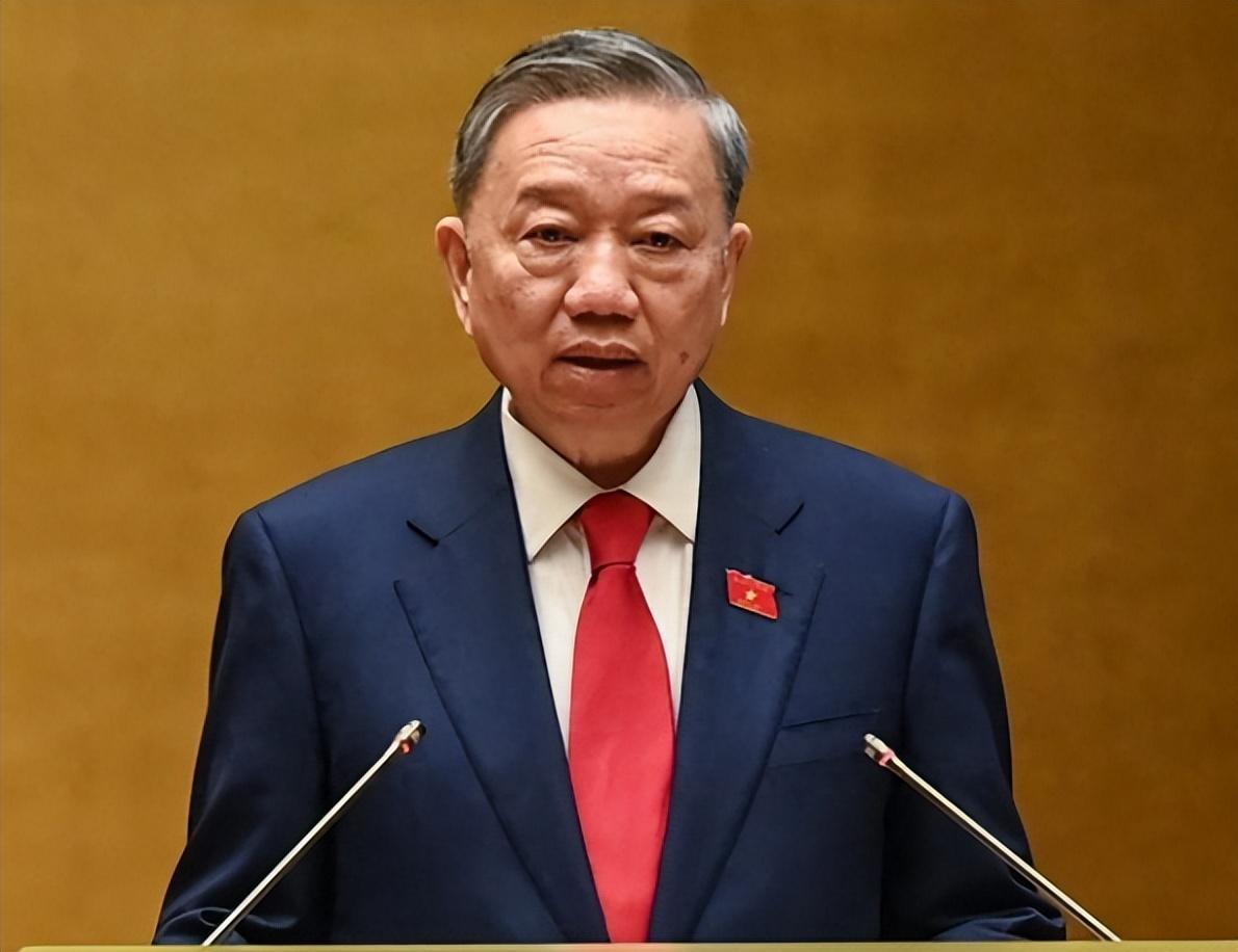 刚从中国回去的苏林，转头发现越南面临大麻烦
 
苏林从中国回来，屁股还没坐热，麻