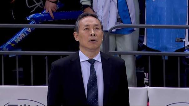 CBA爆出超级冷门！北京队完败于鱼腩队，两数据非常尴尬。在今天一场纸面实力悬殊的