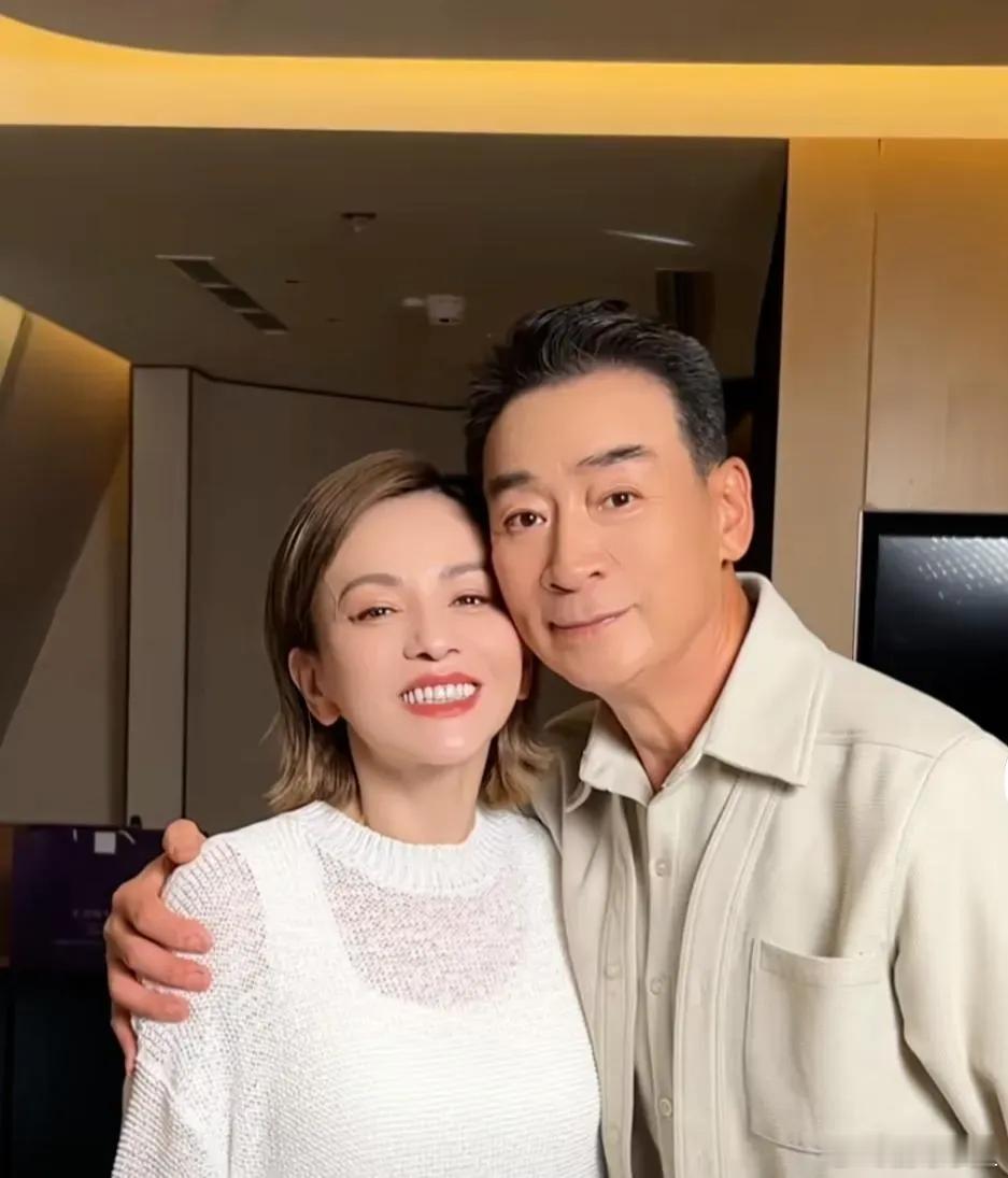 王琳寇振海久违同框！二十多年了，陆振华和雪姨好像没怎么变呀？ ​​​