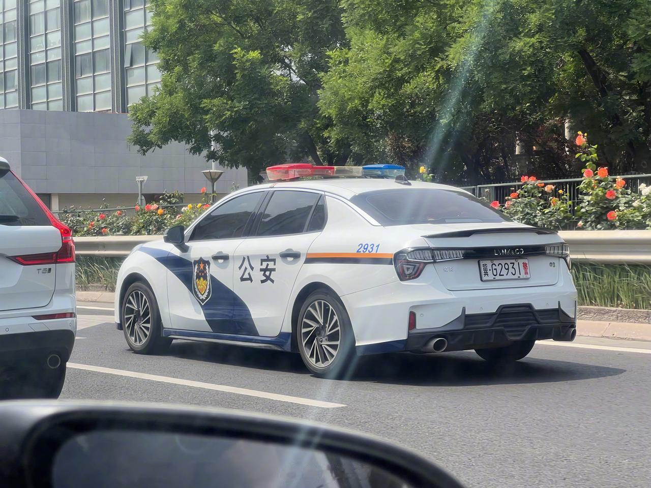 早在前两年领克01和领克03已经成为了部分地区的警务车
而今年随着亚运会的到来，