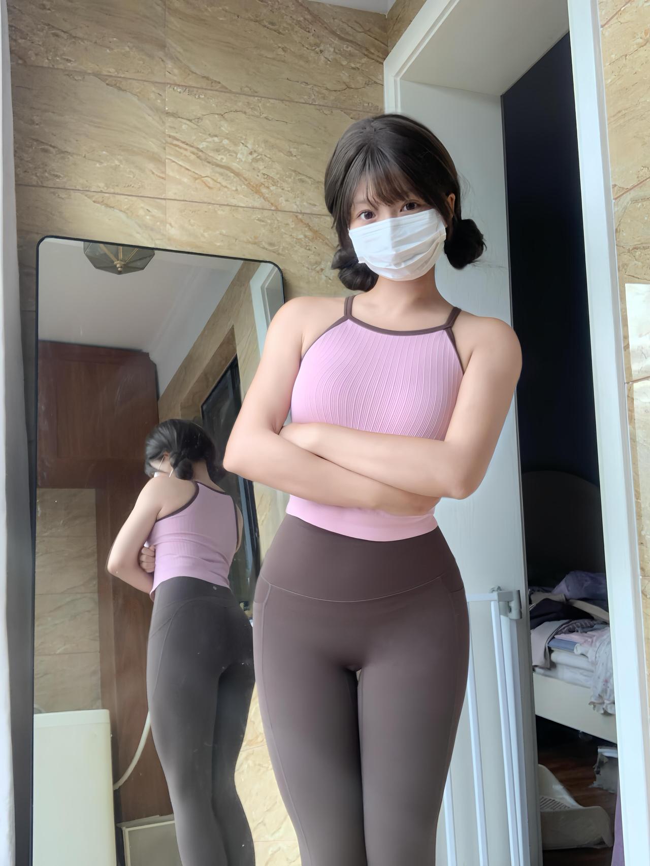 秋冬服饰焕新季 穿好运动服，宅家也要活力满满！💪🏋️‍♀️