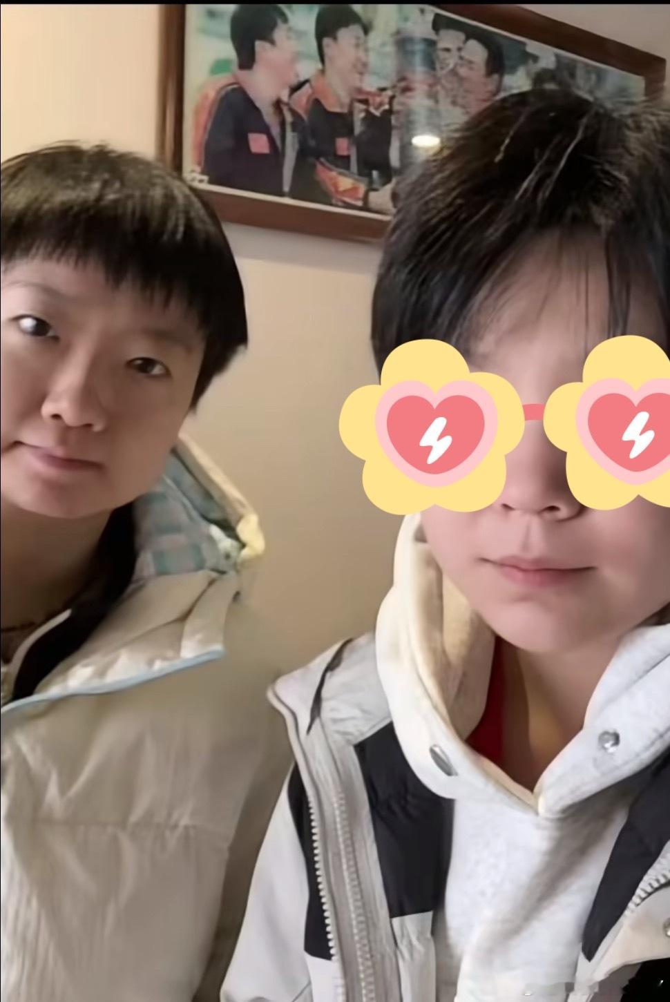 今日份莎莎 又是18天没见了[苦涩]感觉有点困[笑cry] ​​​