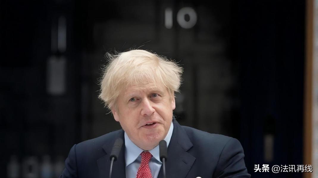 英国前首相鲍里斯·约翰逊接受英国《每日邮报》独家采访，背景是特朗普方面传出和普京