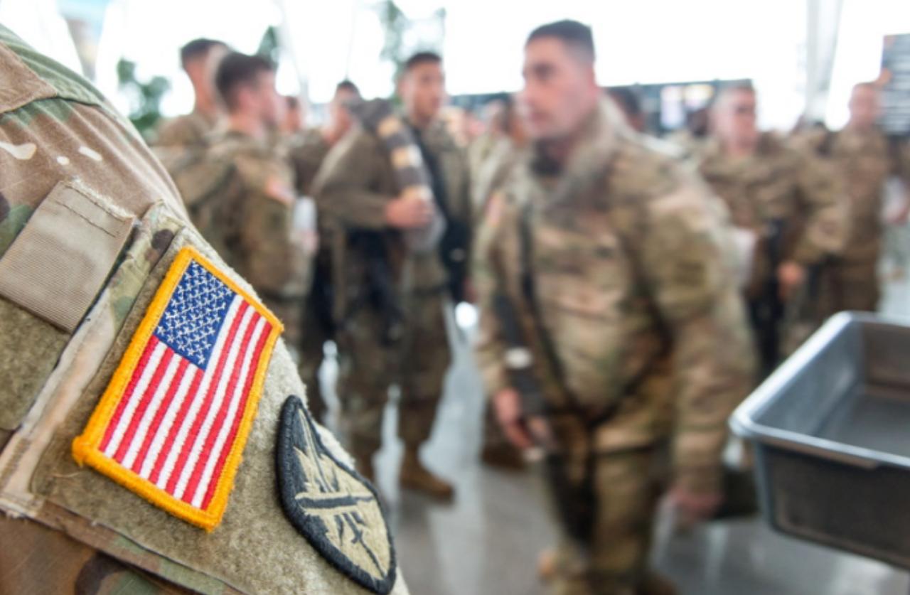 美国和以色列对伊朗发起军事行动已经持续一个多月，接触和谈判的消息四处传开。

大