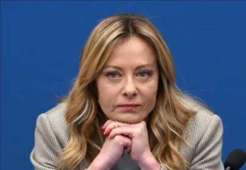 欧盟想和俄罗斯直接谈判！
马克龙和梅洛尼觉得在俄乌冲突的谈判上，应该摆脱对美国的