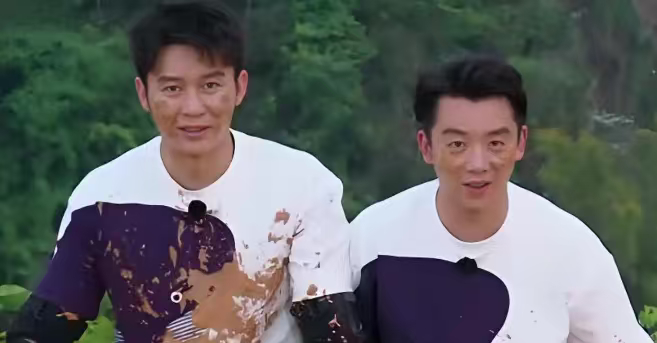 李晨郑恺 不舒服陪伴观众多年的老成员状态不佳，曾经欢乐满满的跑男，如今早已没了当