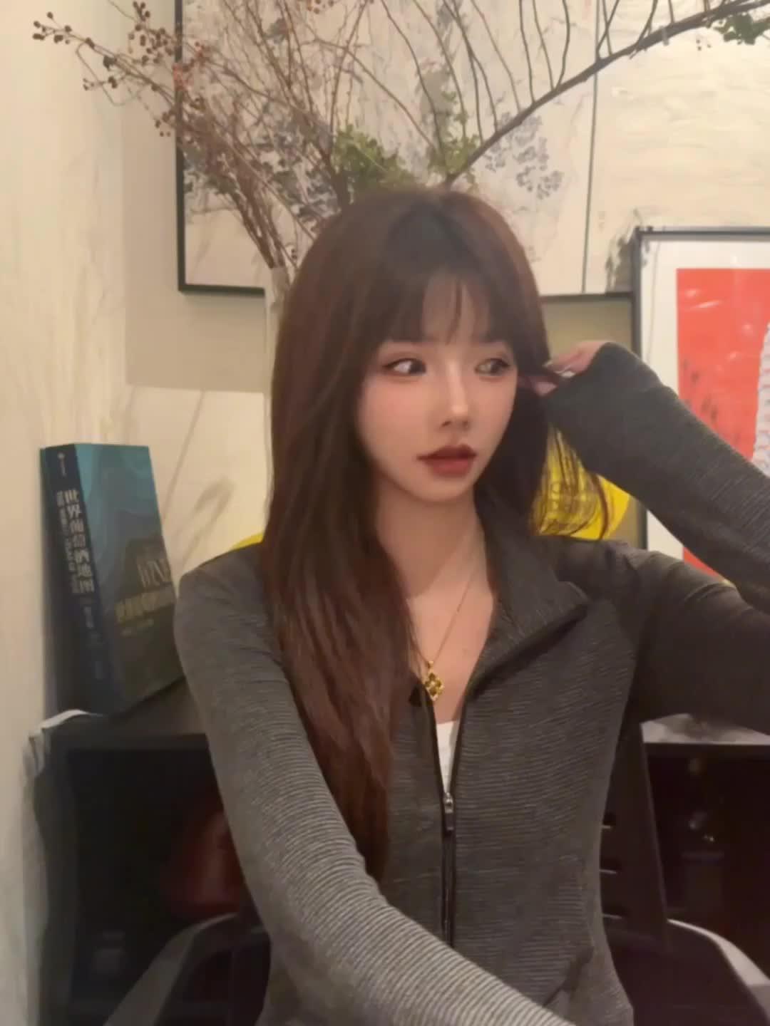 老公 衣服我已经放微波炉了 孩子我已经放洗衣机了 饭已经在床上了 你回...