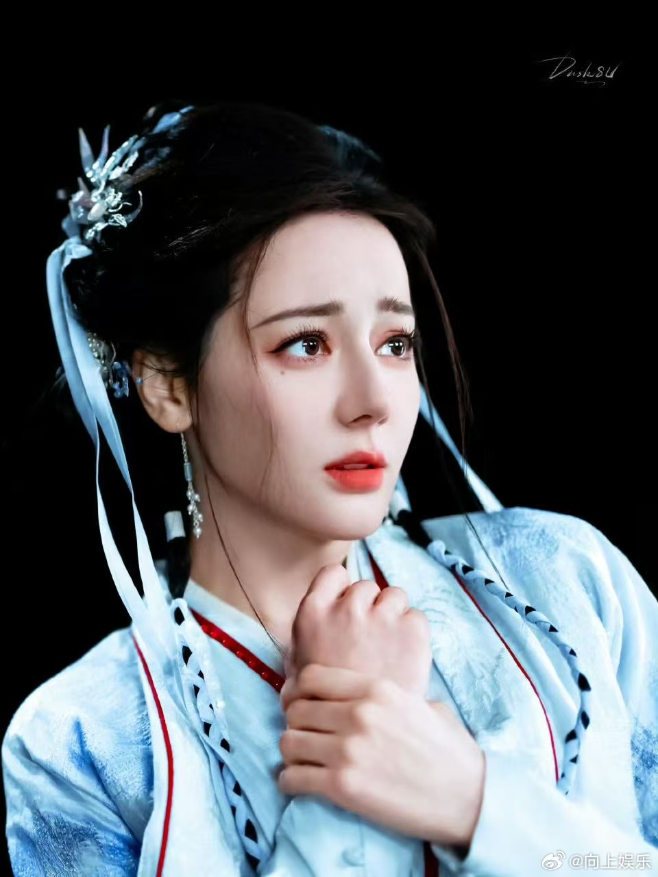 贺思慕万箭穿心迪丽热巴痛感演技迪丽热巴痛感演技，贺思慕万箭穿心，这痛到颤抖的样子