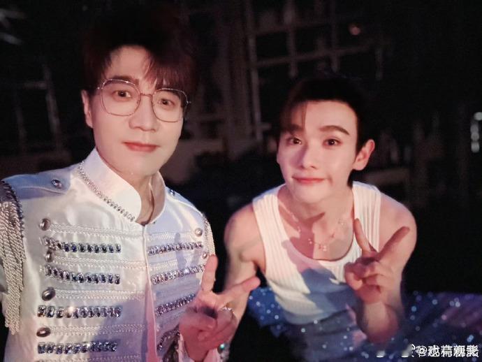 哇塞！王铮亮巡演南京站官宣高卿尘，这双向奔赴的约定，让“九亮组合”的舞台故事更精