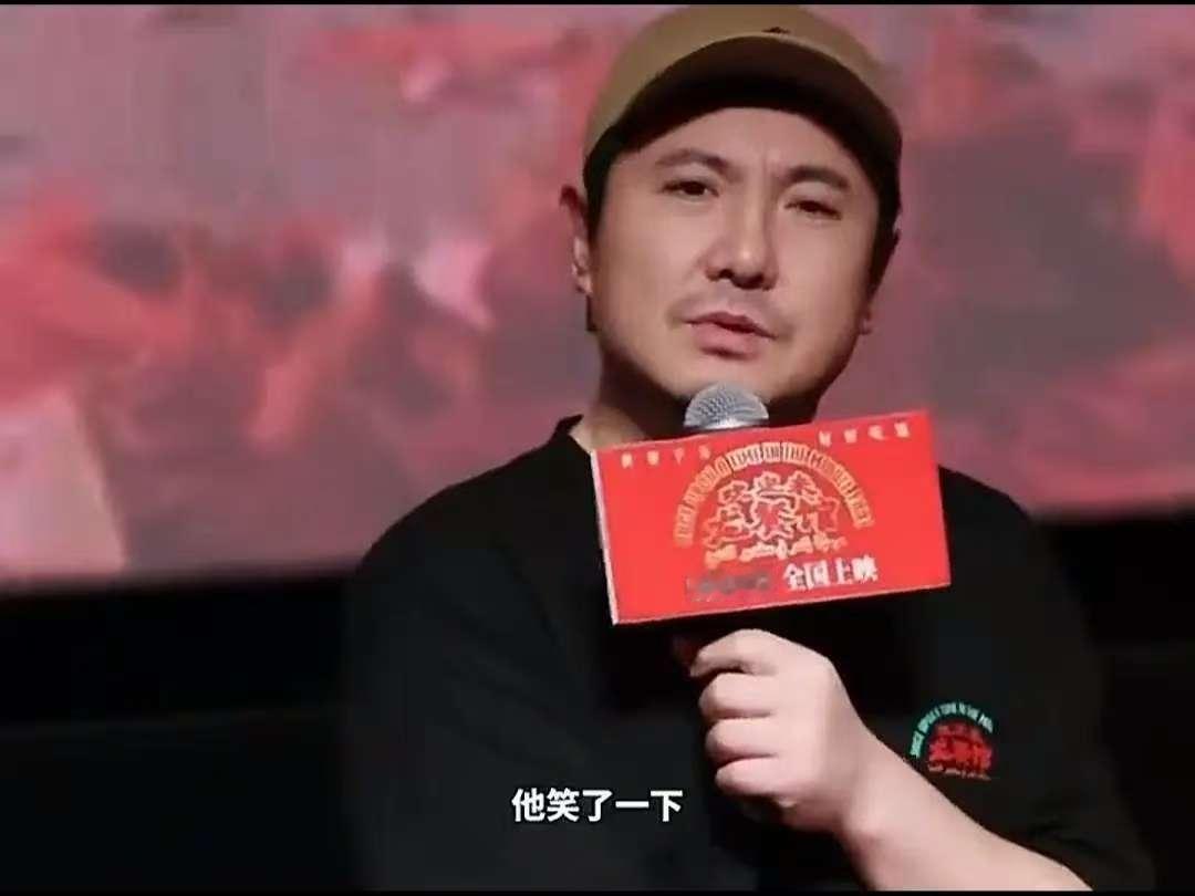 《欢迎来龙餐馆》路演现场，观众齐声喊:“沈腾拿影帝。”沈腾笑了一下，说:“也重要